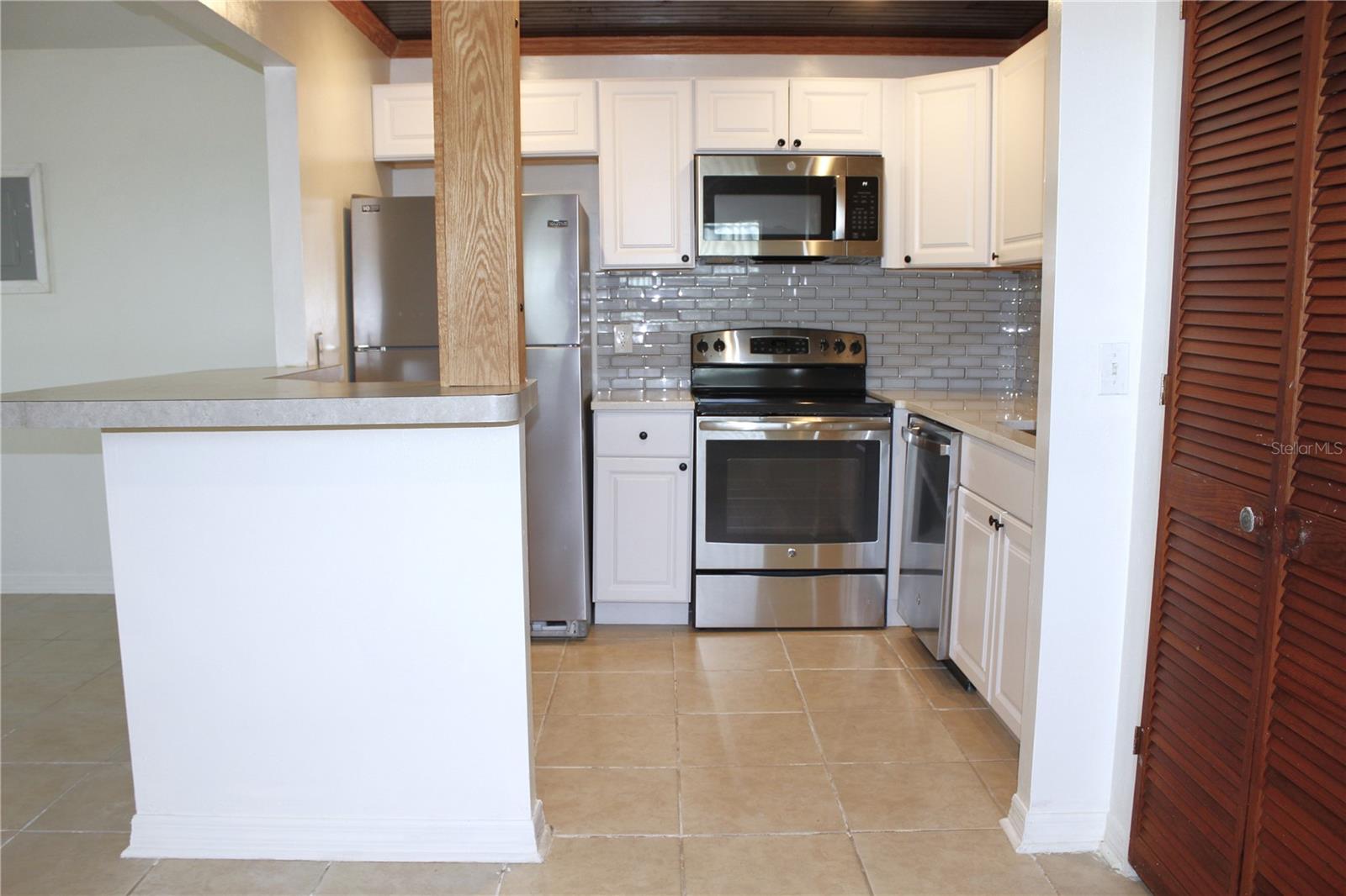 CAMBRIDGE I CONDOMINIUM UNIT NUMBER 194 TYPE A 3.7 - Residential