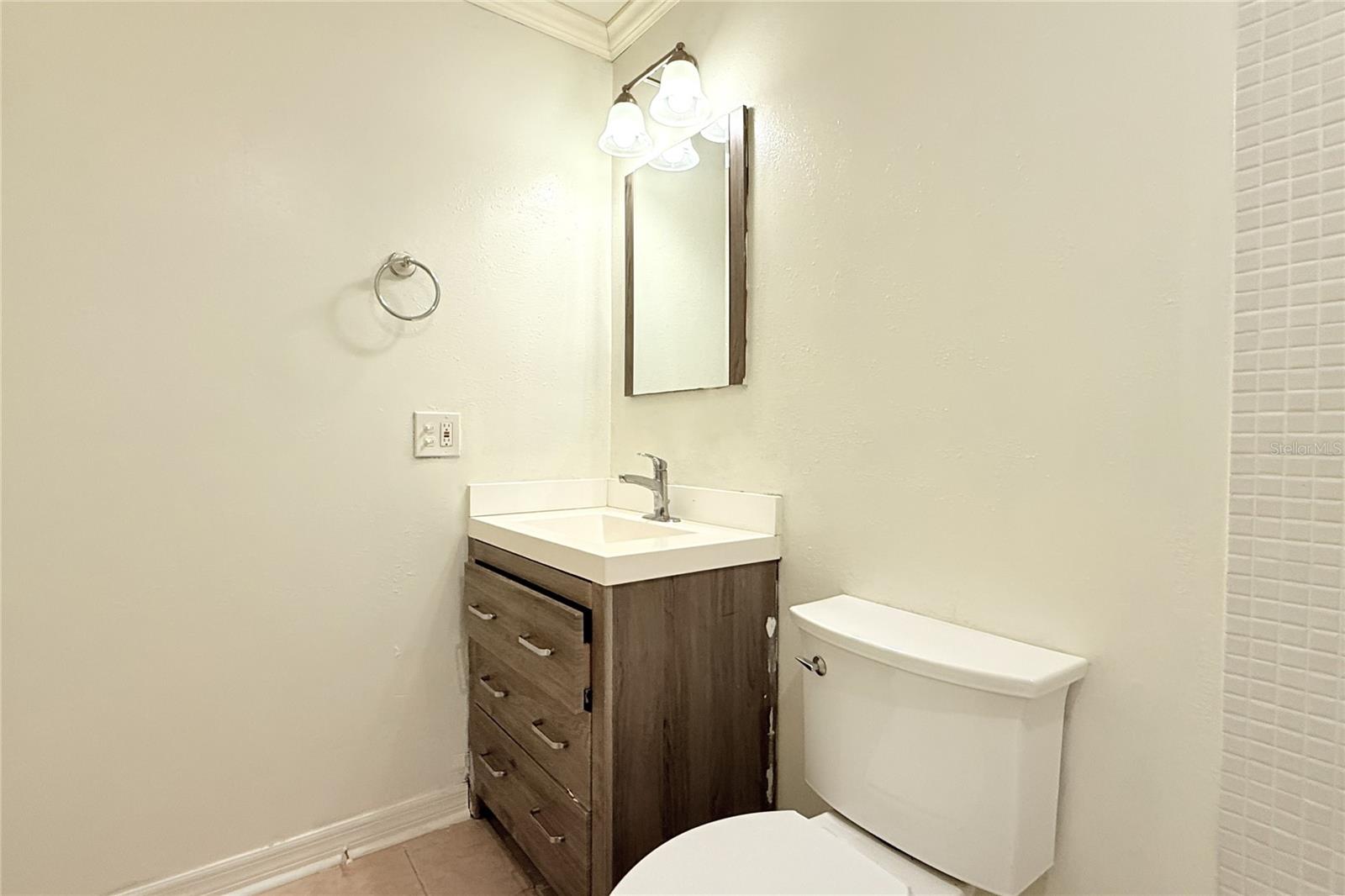 CAMBRIDGE I CONDOMINIUM UNIT NUMBER 194 TYPE A 3.7 - Residential