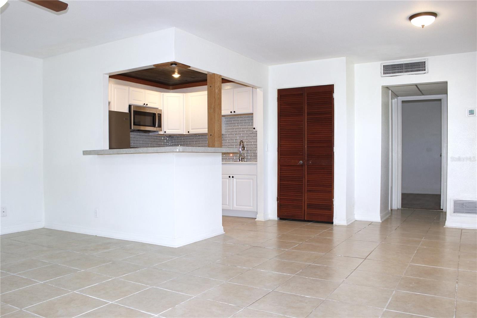 CAMBRIDGE I CONDOMINIUM UNIT NUMBER 194 TYPE A 3.7 - Residential