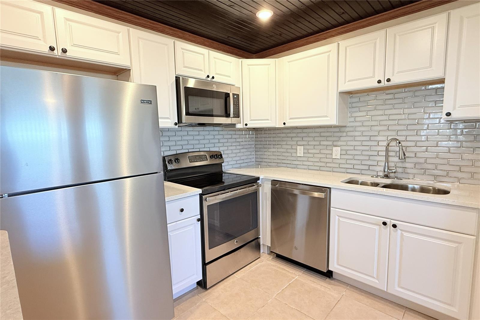 CAMBRIDGE I CONDOMINIUM UNIT NUMBER 194 TYPE A 3.7 - Residential