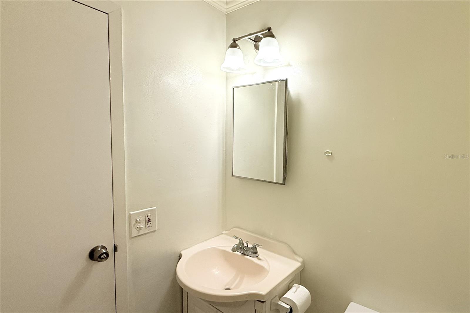 CAMBRIDGE I CONDOMINIUM UNIT NUMBER 194 TYPE A 3.7 - Residential