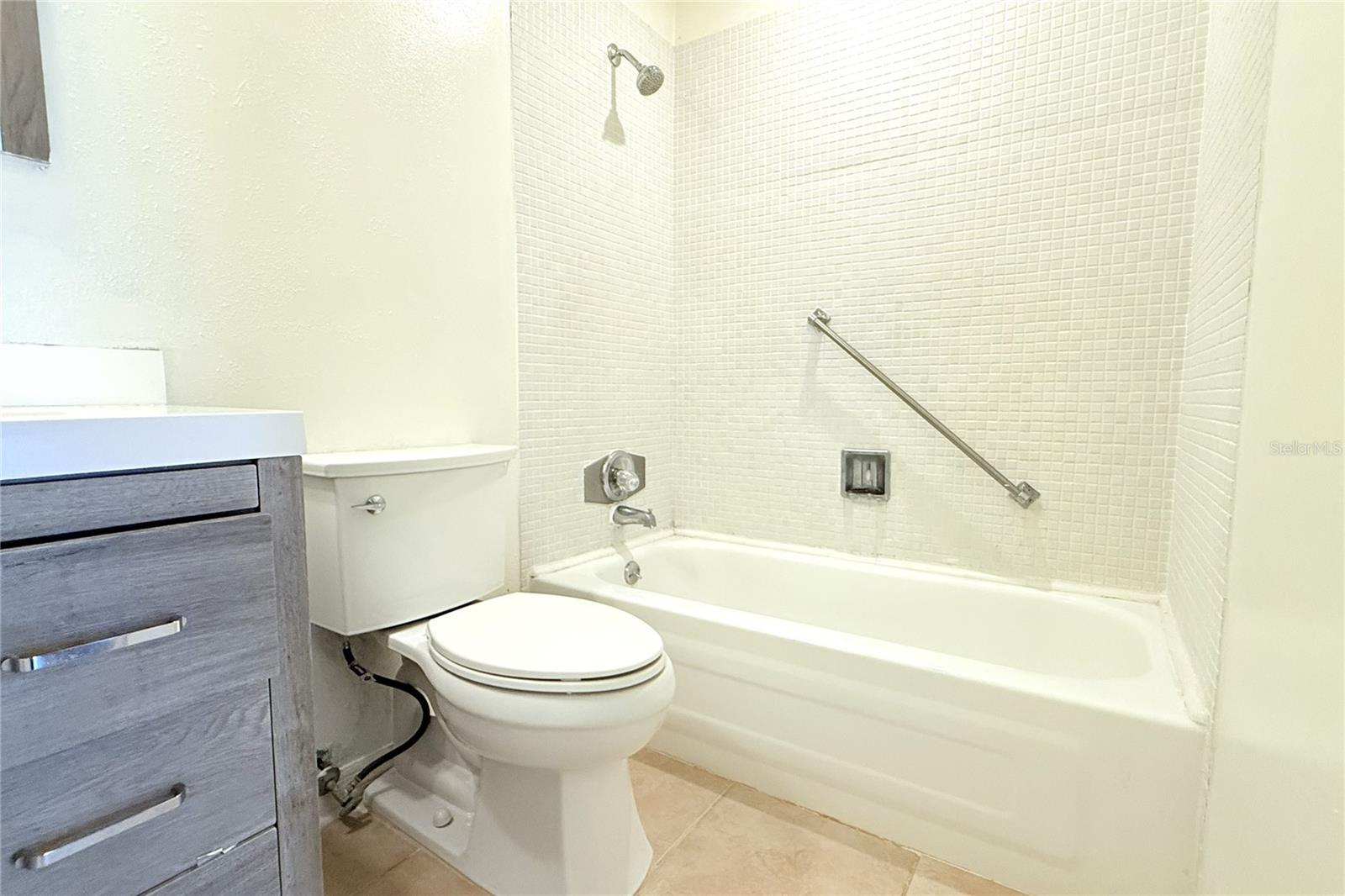CAMBRIDGE I CONDOMINIUM UNIT NUMBER 194 TYPE A 3.7 - Residential