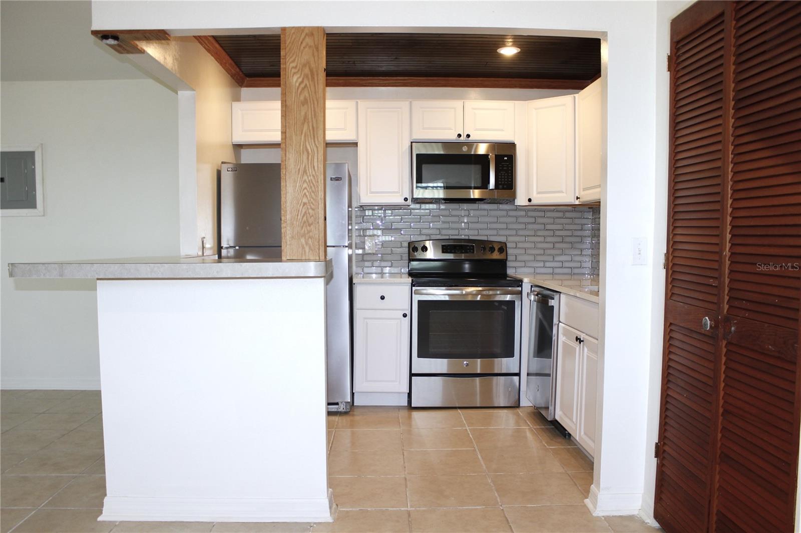 CAMBRIDGE I CONDOMINIUM UNIT NUMBER 194 TYPE A 3.7 - Residential