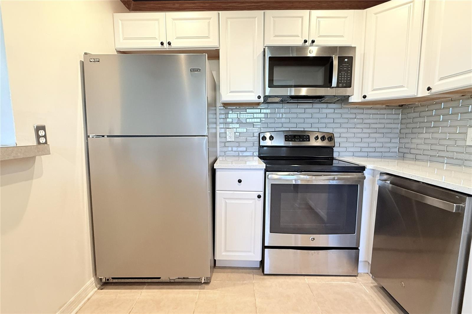 CAMBRIDGE I CONDOMINIUM UNIT NUMBER 194 TYPE A 3.7 - Residential