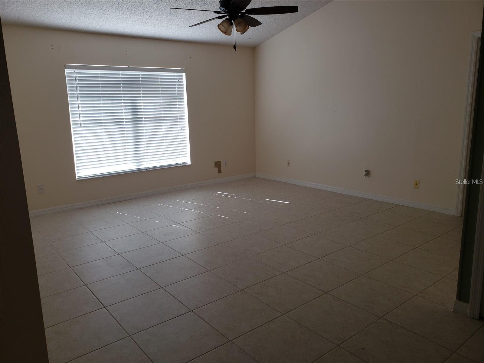 HUNTERS TRACE - Residential