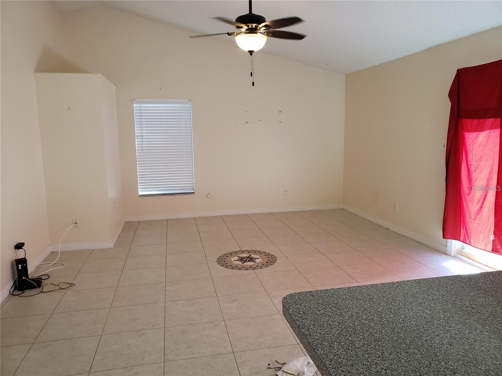 HUNTERS TRACE - Residential
