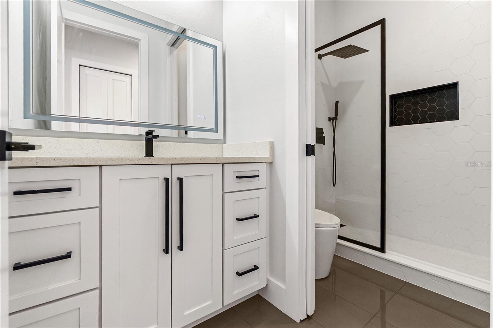 CASCADES AT SARASOTA PH IV - Residential Lease