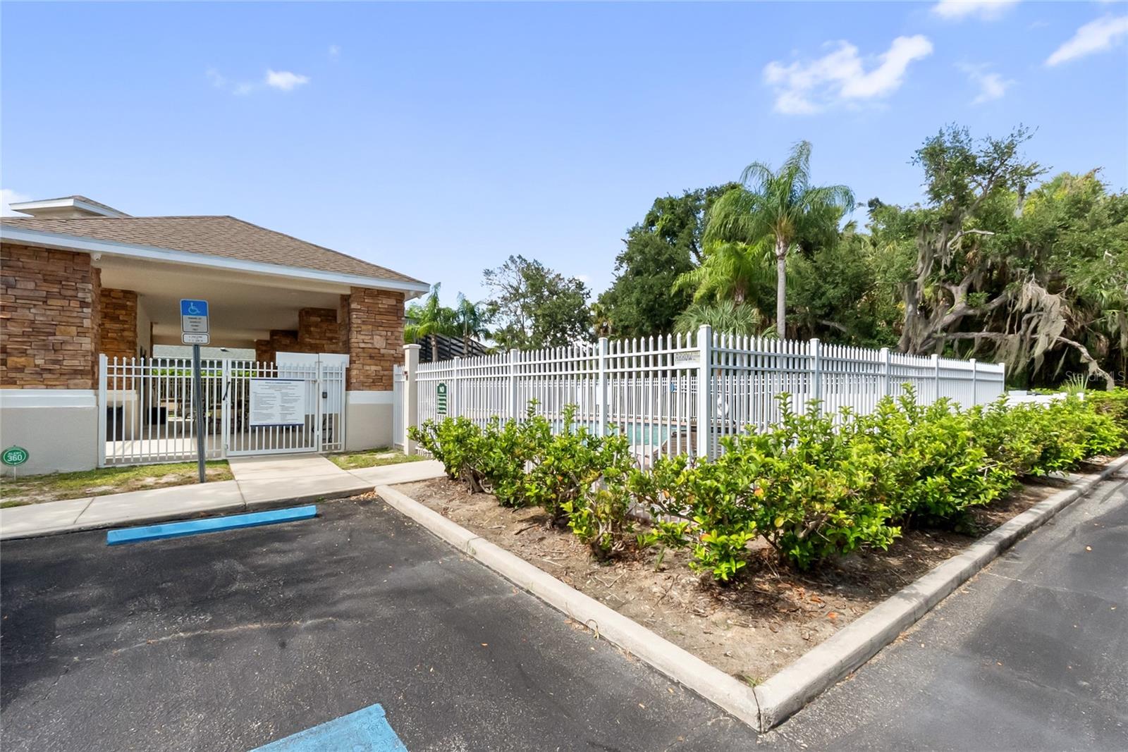 CASCADES AT SARASOTA PH IV - Residential Lease