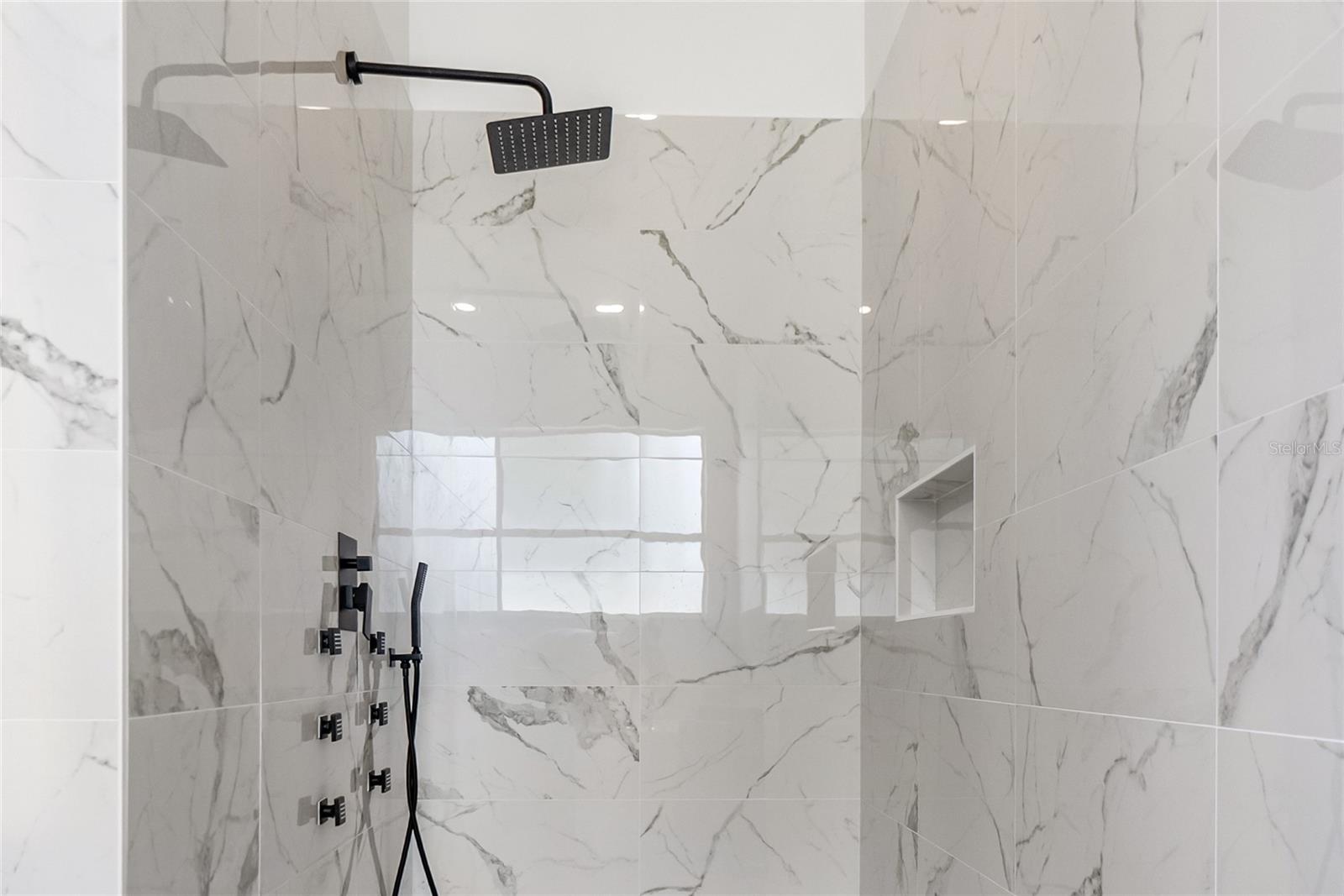 CASCADES AT SARASOTA PH IV - Residential Lease