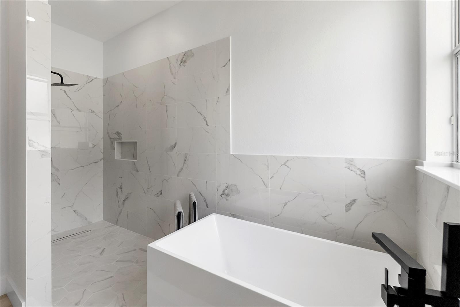 CASCADES AT SARASOTA PH IV - Residential Lease