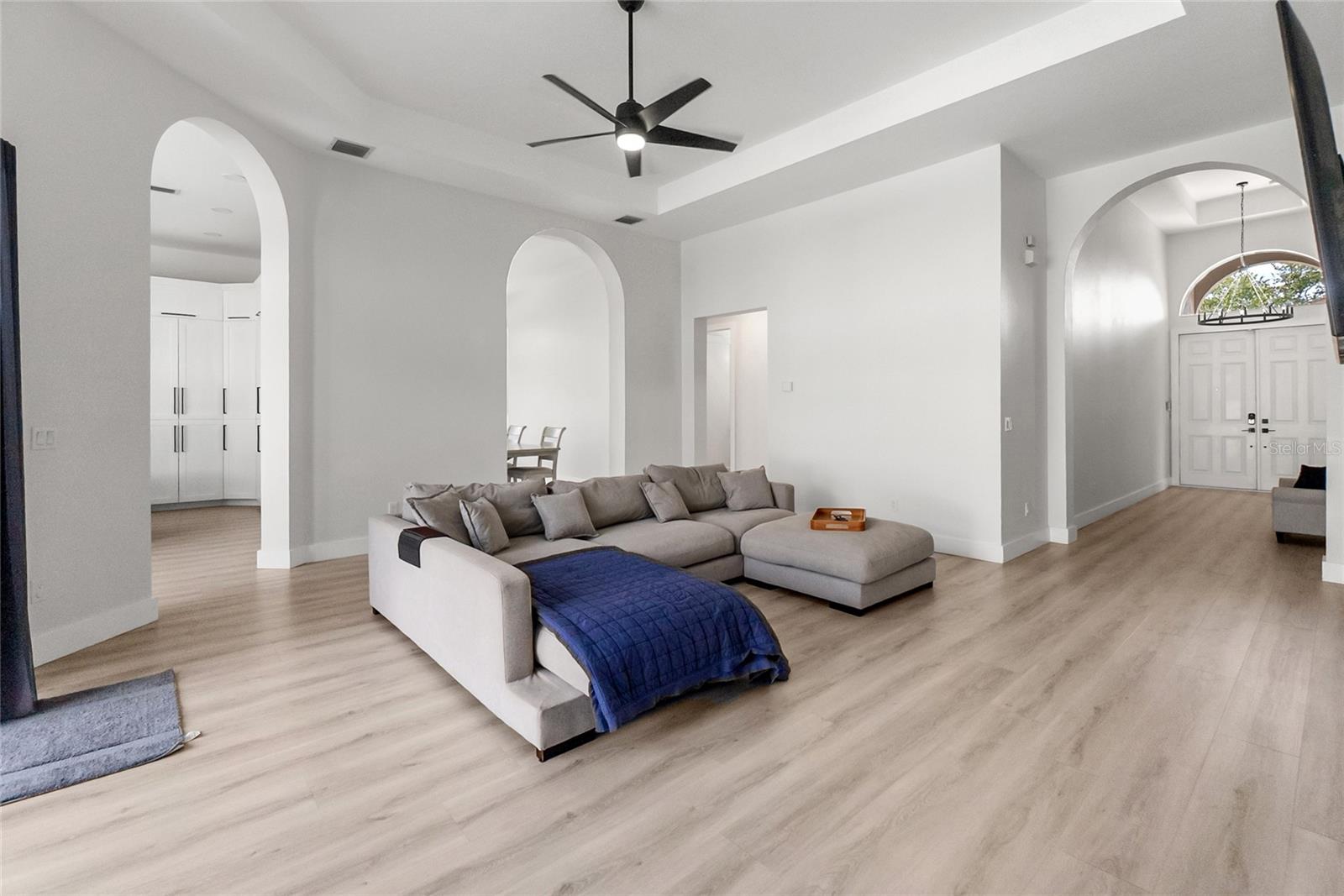 CASCADES AT SARASOTA PH IV - Residential Lease
