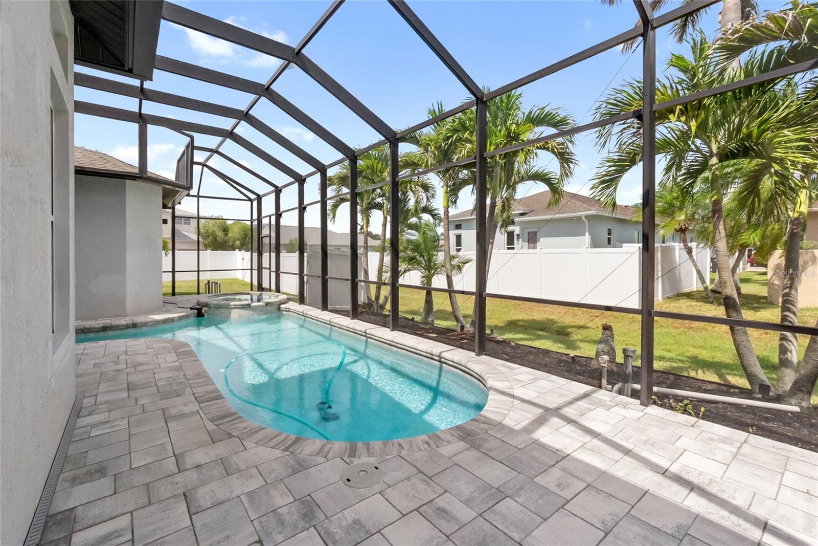 CASCADES AT SARASOTA PH IV - Residential Lease