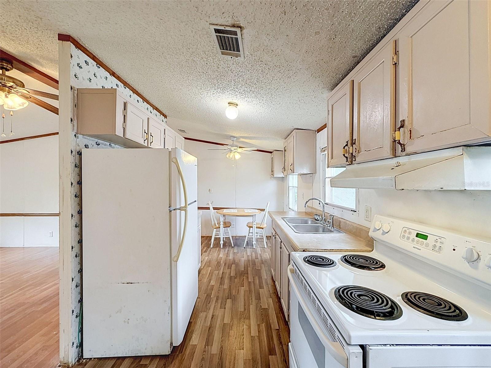 COLONY VILLAGE - Residential