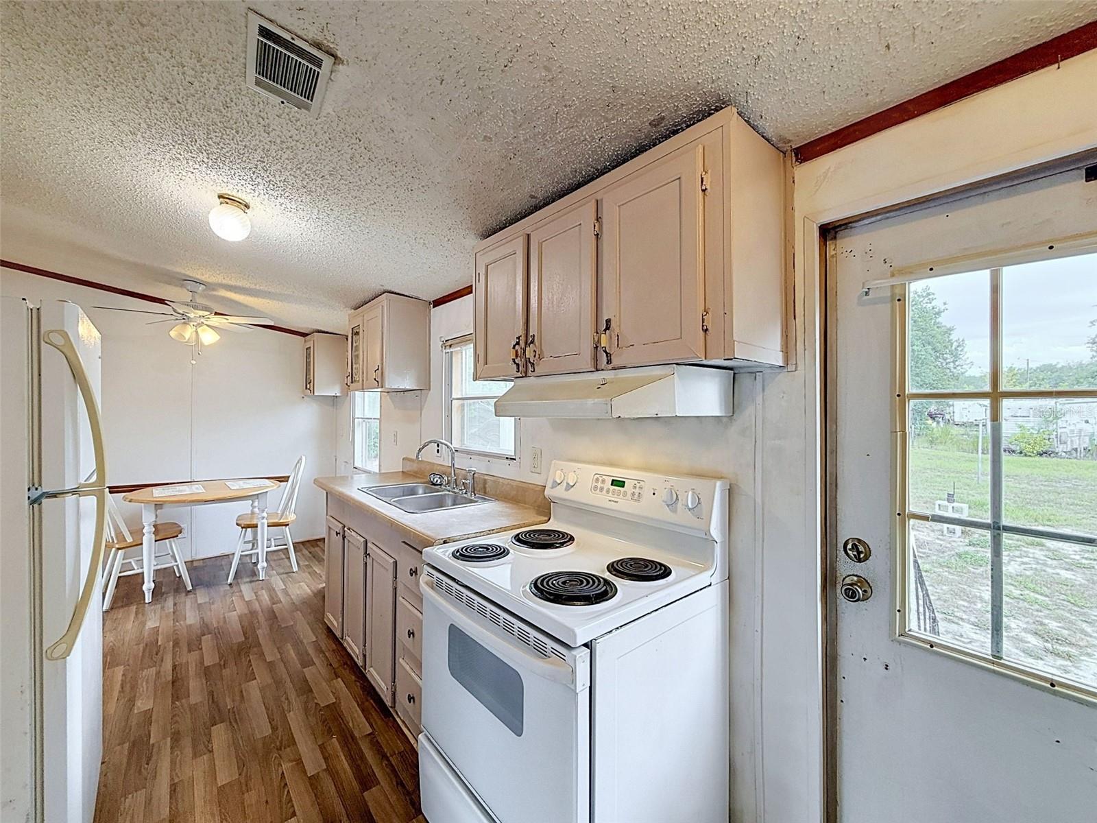 COLONY VILLAGE - Residential