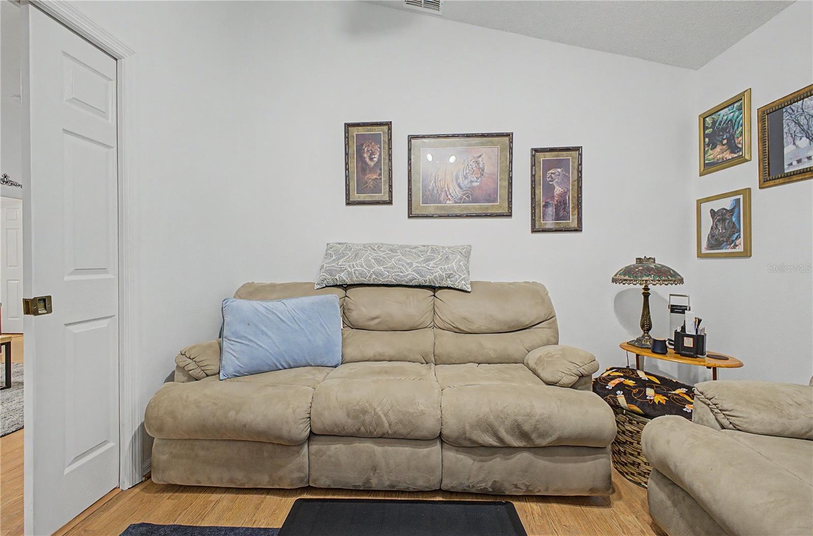 WELLINGTON AT SEVEN HILLS PH 3 - Residential