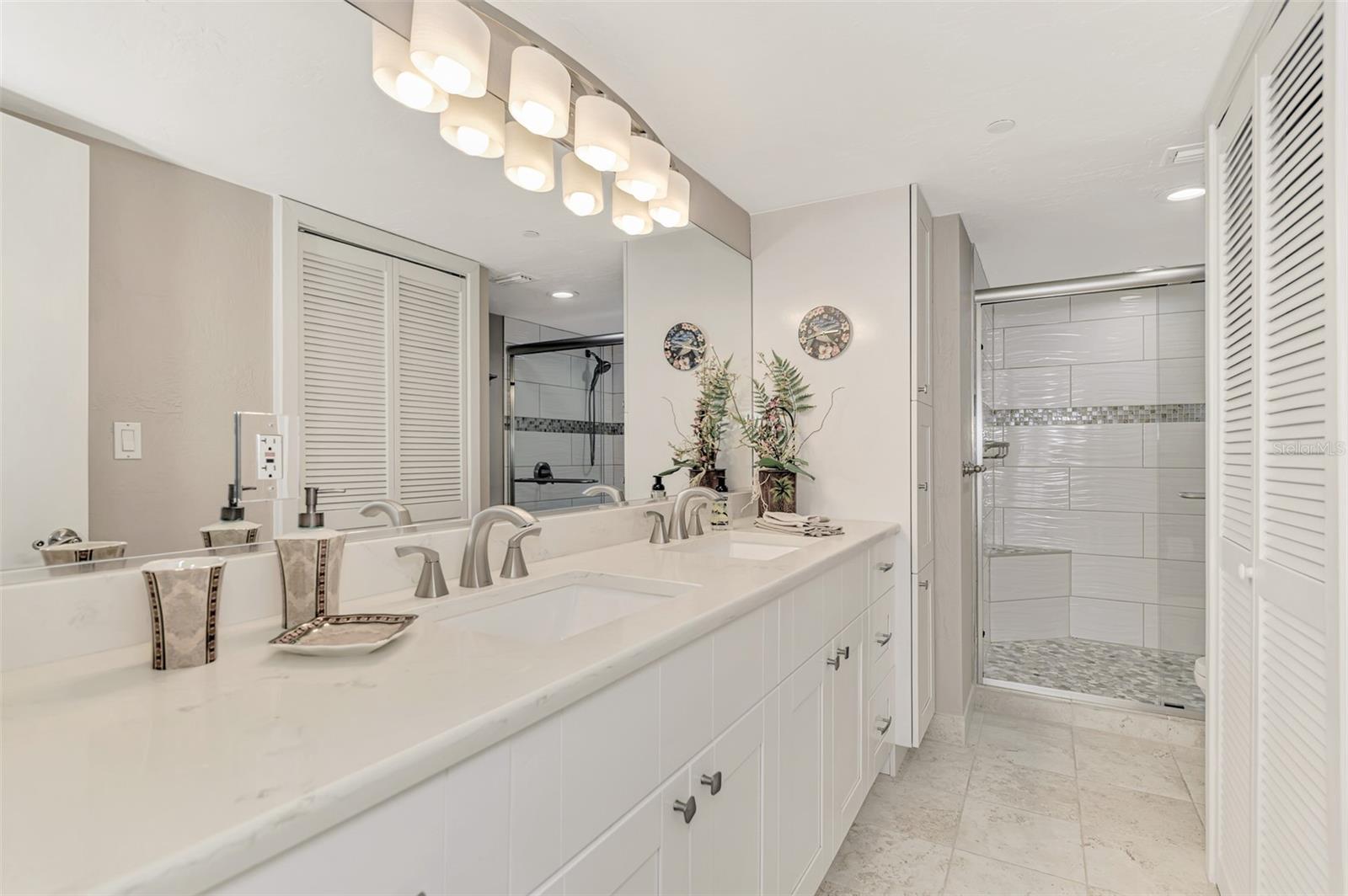 VALENCIA CONDO APTS - Residential