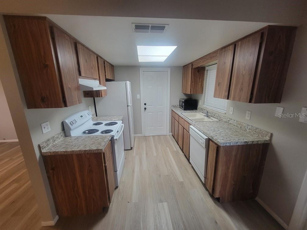 HOLIDAY LAKES WEST - Residential Lease