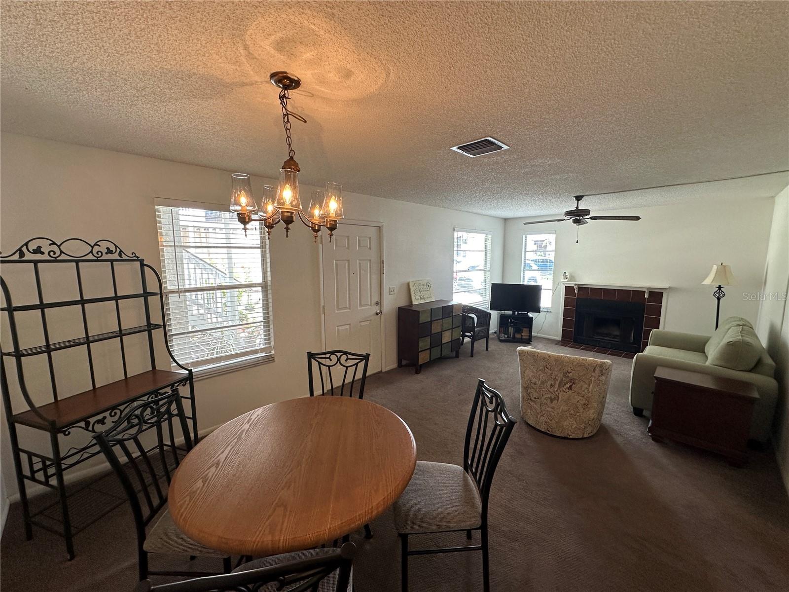 MIRROR LAKE SEC 3 - Residential Lease