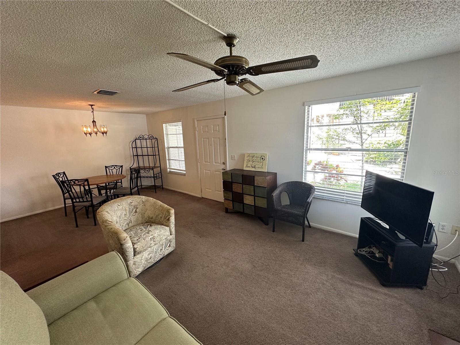 MIRROR LAKE SEC 3 - Residential Lease