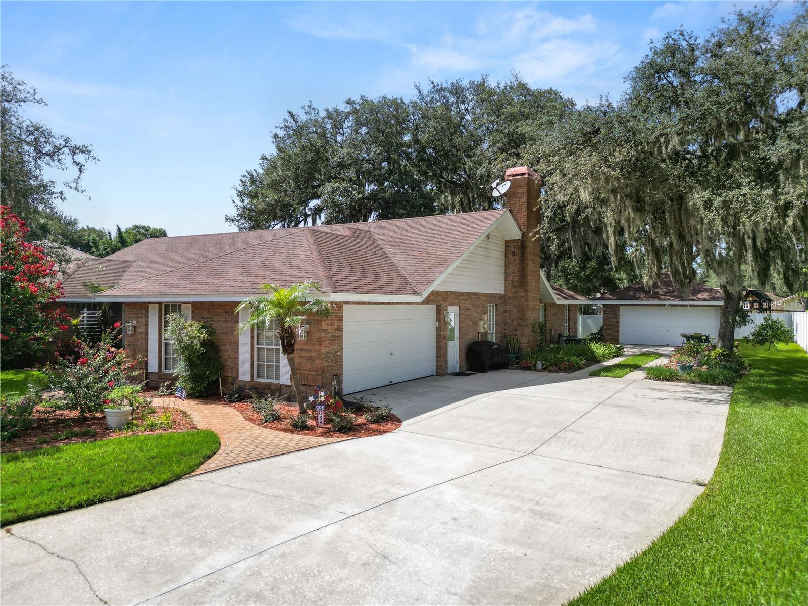 SHERWOOD LAKES - Residential