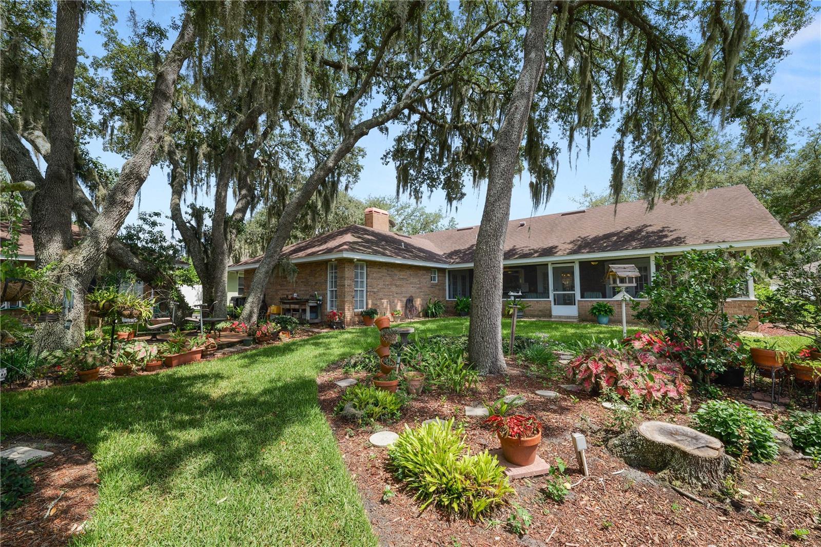 SHERWOOD LAKES - Residential