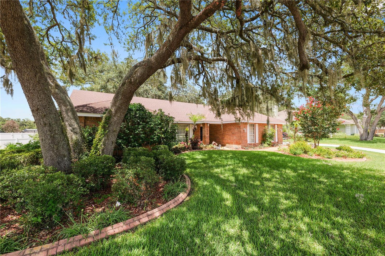 SHERWOOD LAKES - Residential