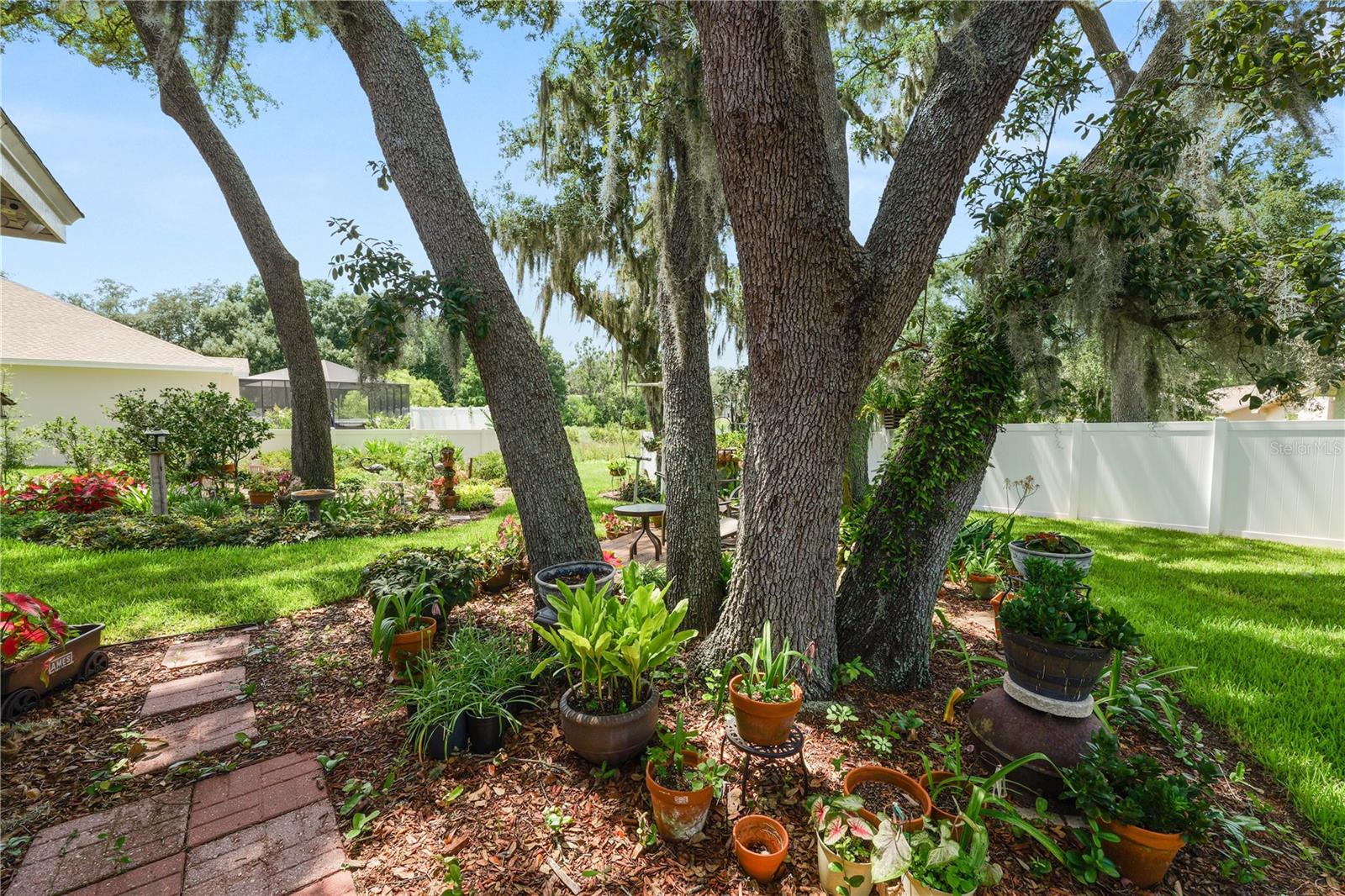 SHERWOOD LAKES - Residential