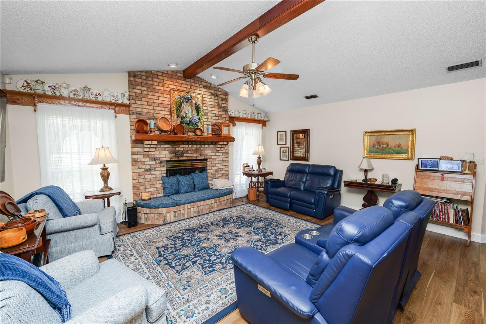SHERWOOD LAKES - Residential