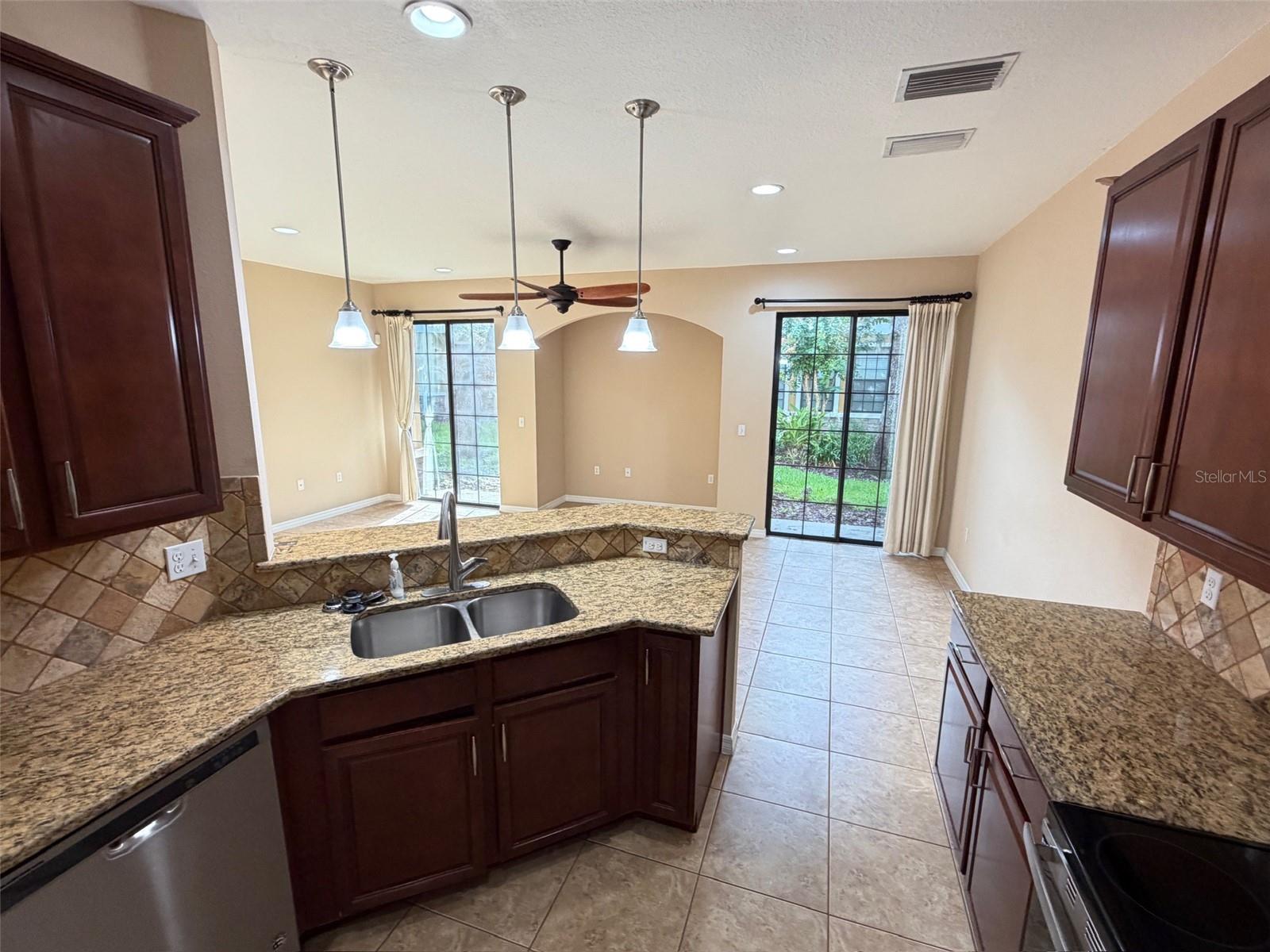 FISHHAWK RANCH PH 2 TR 1 - Residential Lease
