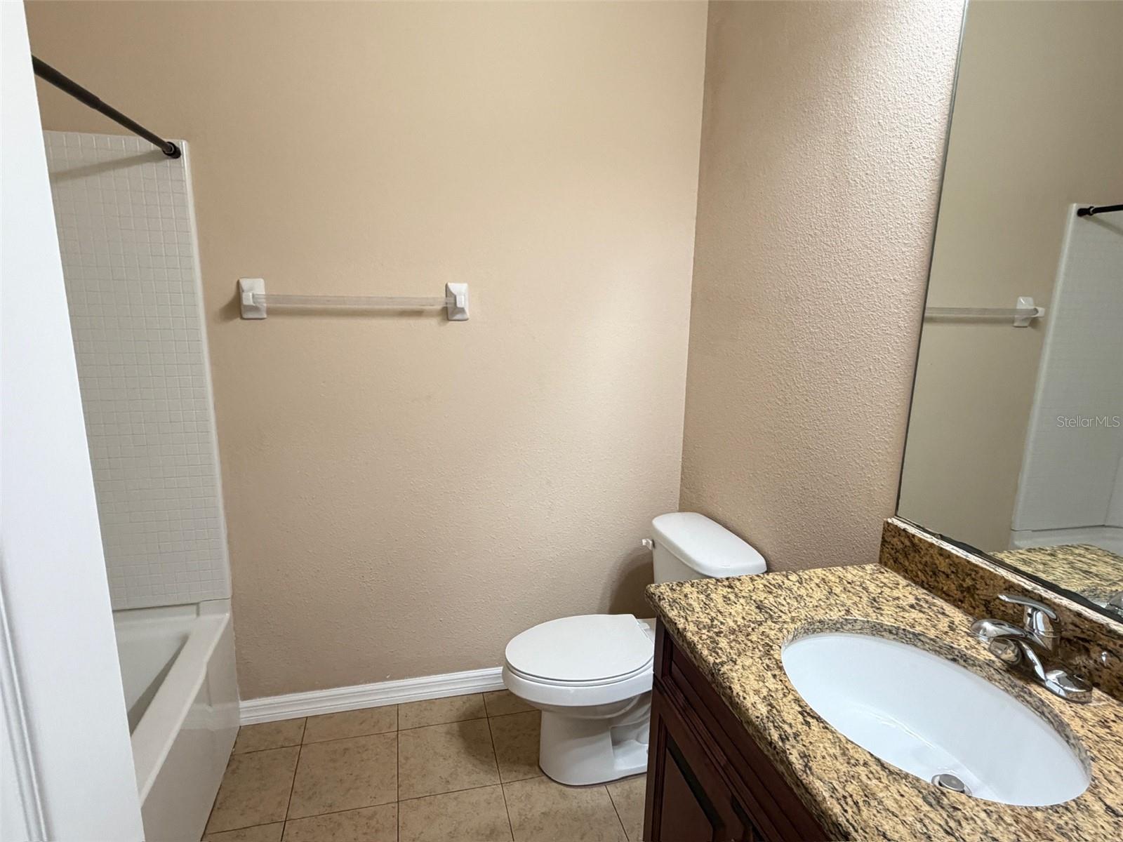 FISHHAWK RANCH PH 2 TR 1 - Residential Lease