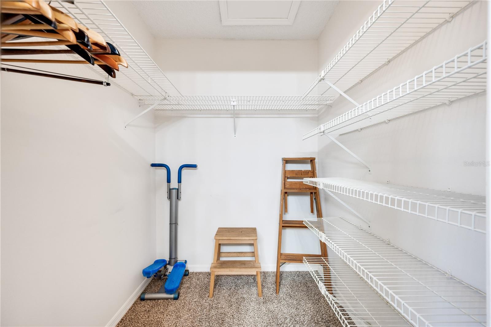 500200 - NAPLES BATH & TENNIS CLUB UNIT H A CONDO - Residential