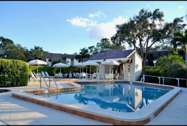 500200 - NAPLES BATH & TENNIS CLUB UNIT H A CONDO - Residential
