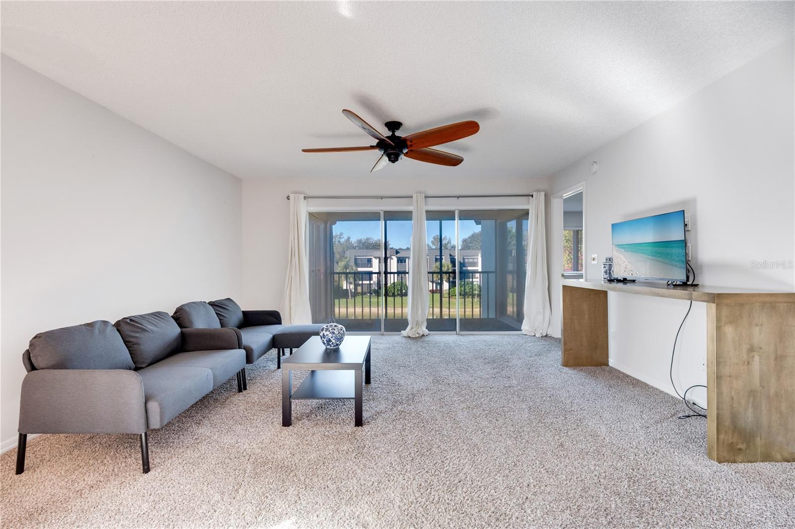 500200 - NAPLES BATH & TENNIS CLUB UNIT H A CONDO - Residential