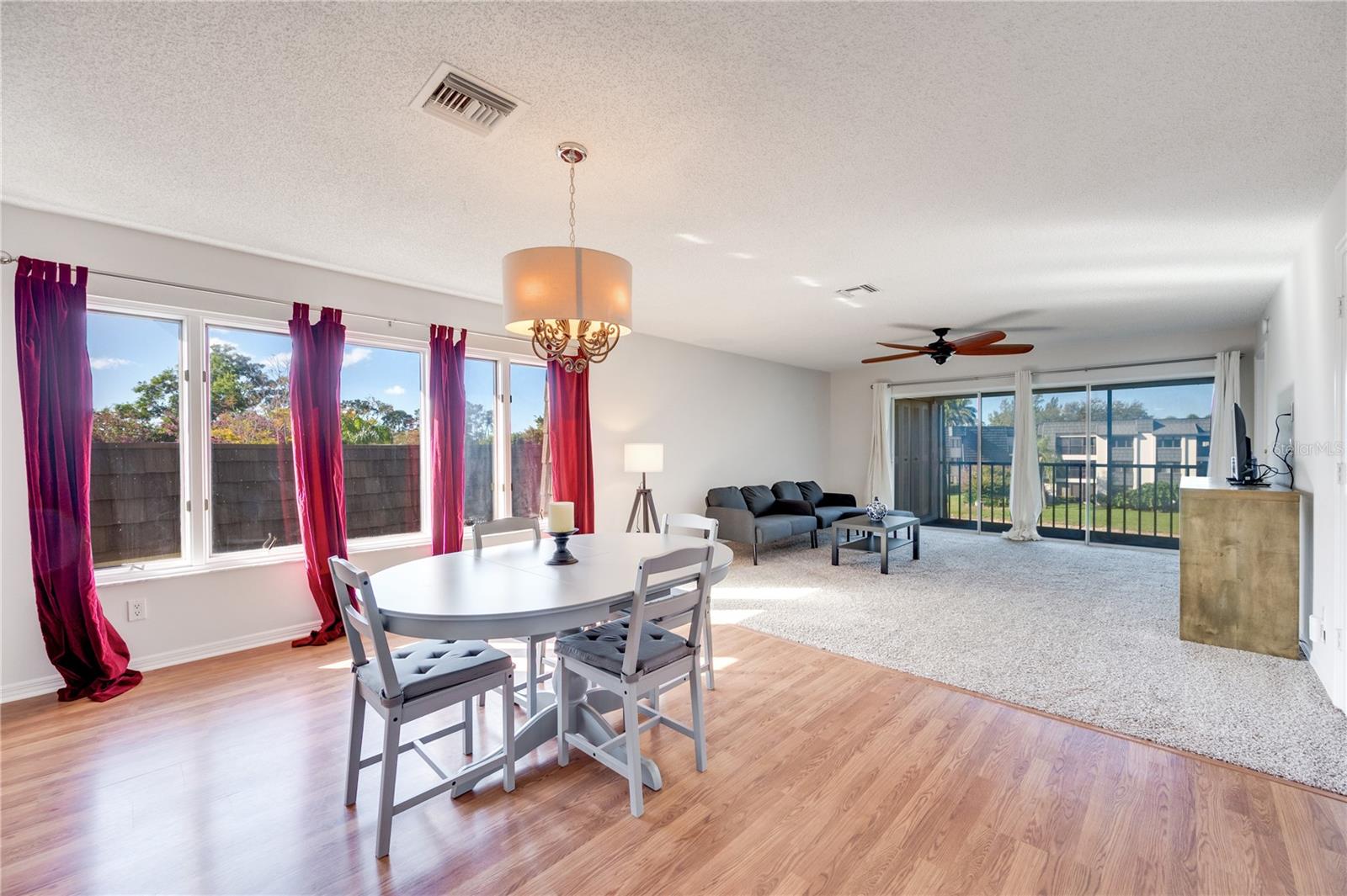 500200 - NAPLES BATH & TENNIS CLUB UNIT H A CONDO - Residential