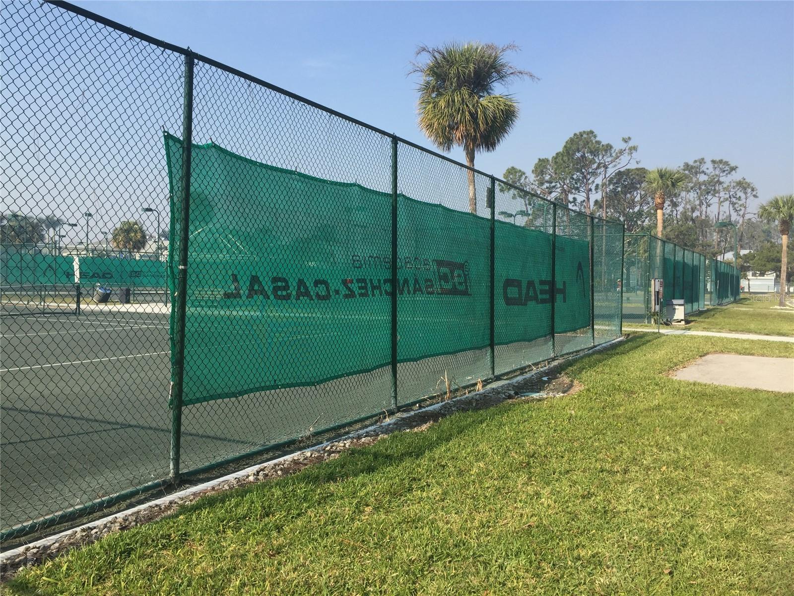 500200 - NAPLES BATH & TENNIS CLUB UNIT H A CONDO - Residential