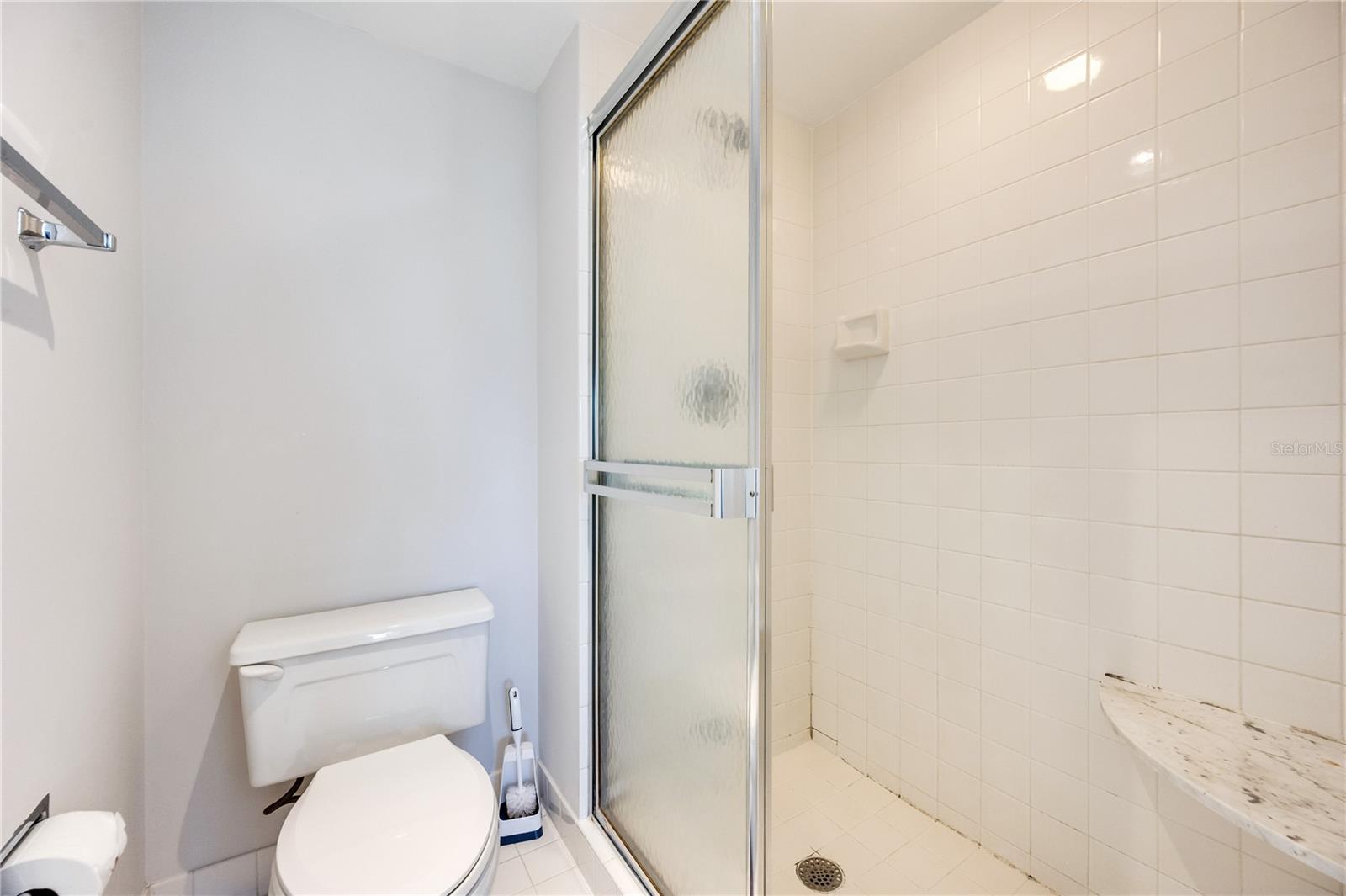 500200 - NAPLES BATH & TENNIS CLUB UNIT H A CONDO - Residential