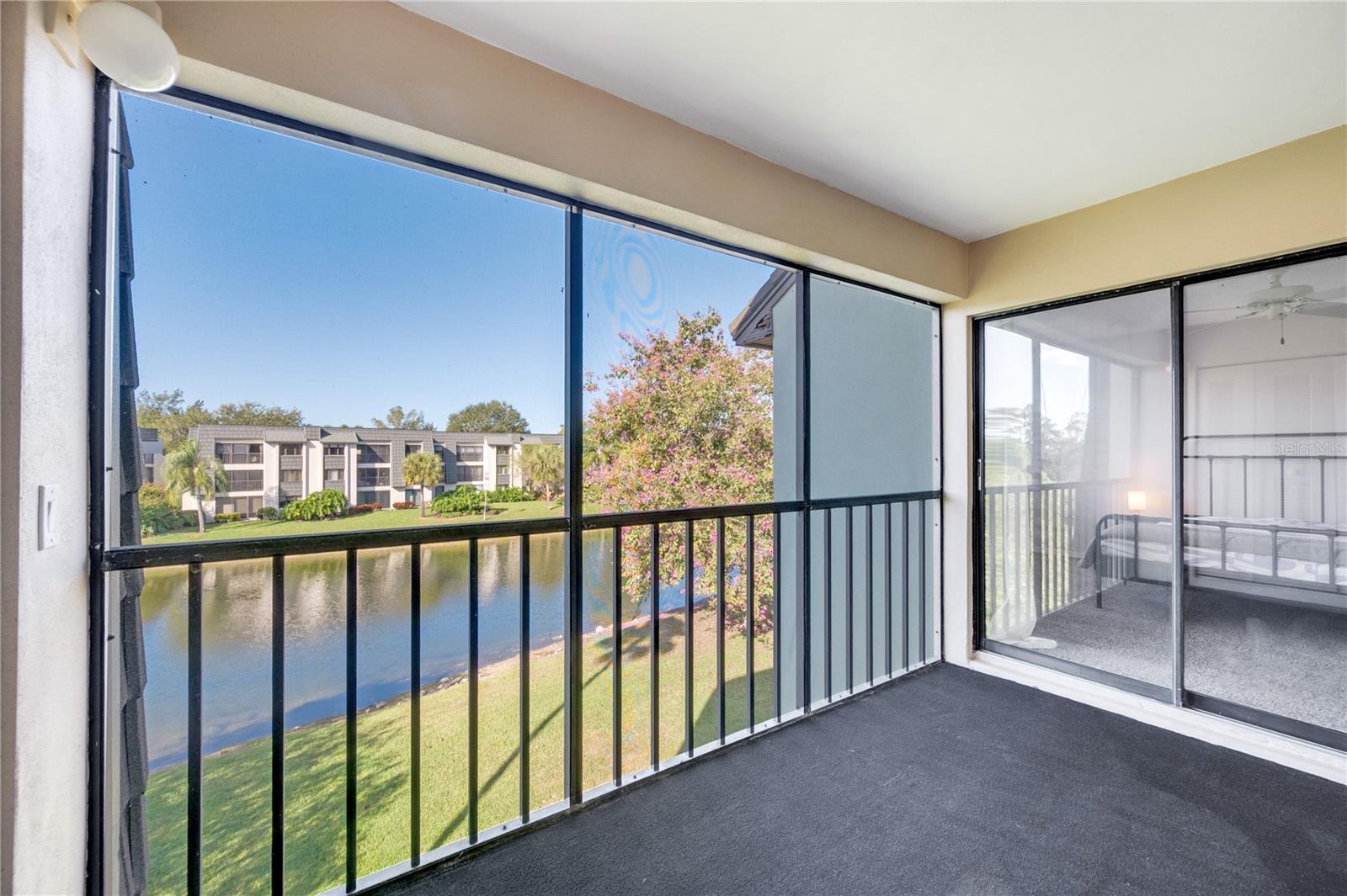 500200 - NAPLES BATH & TENNIS CLUB UNIT H A CONDO - Residential