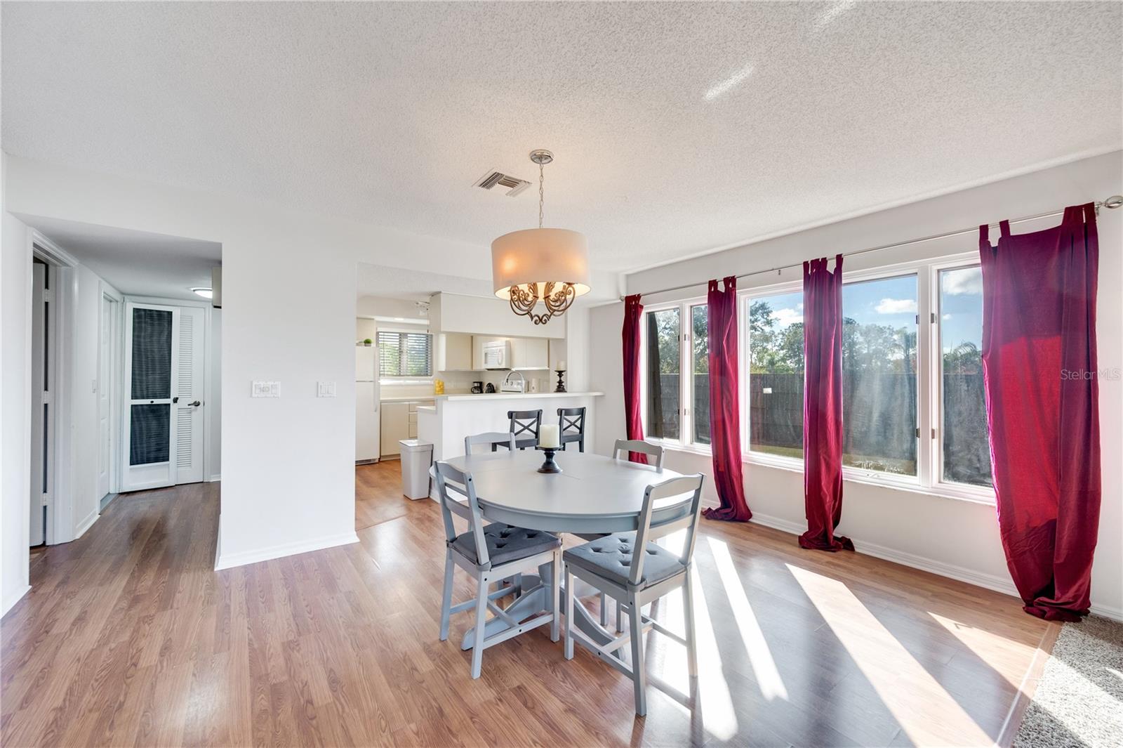 500200 - NAPLES BATH & TENNIS CLUB UNIT H A CONDO - Residential