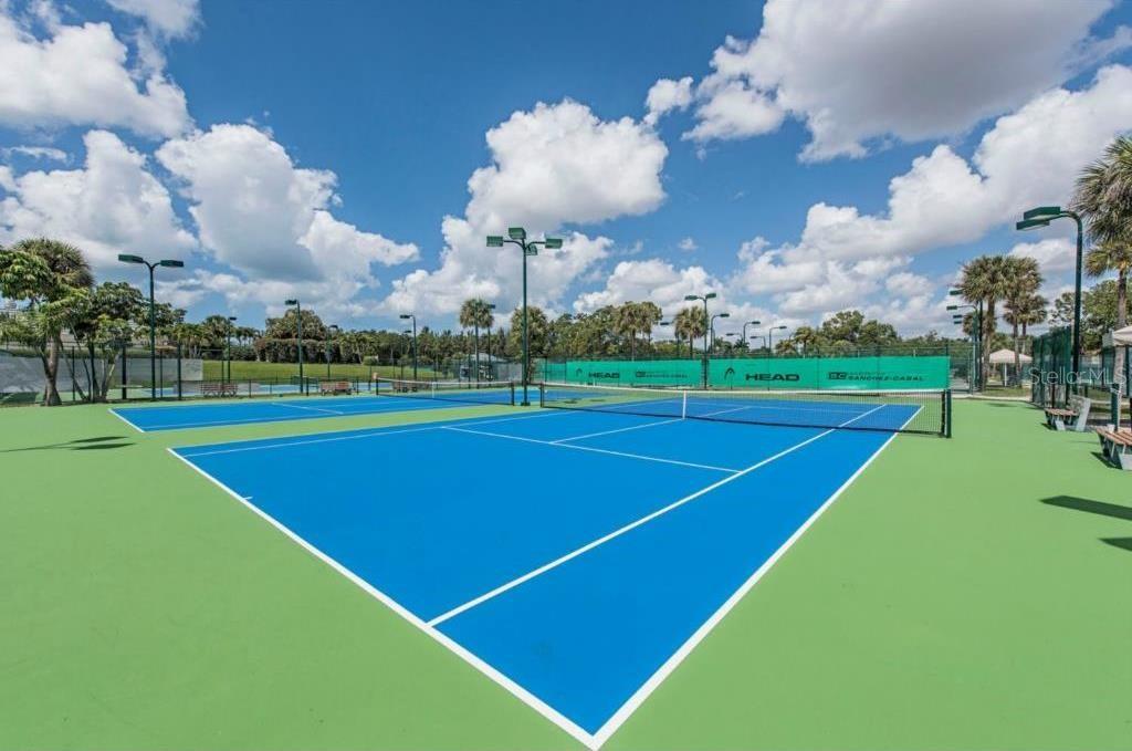 500200 - NAPLES BATH & TENNIS CLUB UNIT H A CONDO - Residential