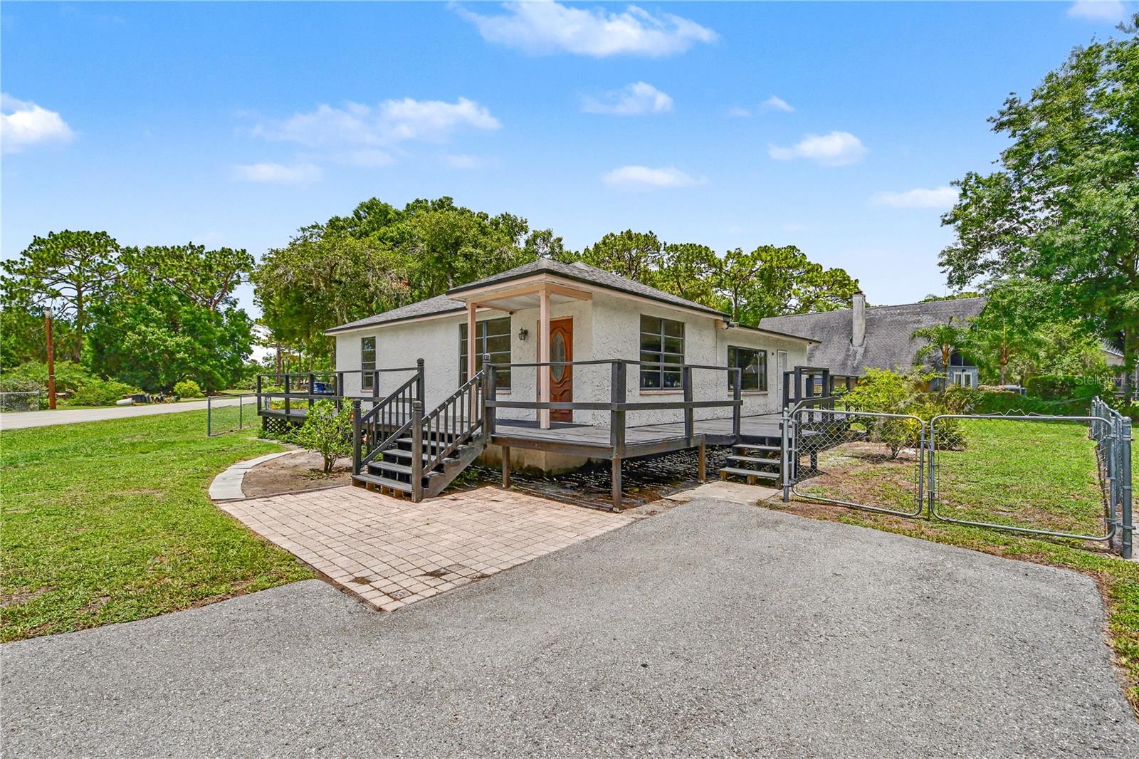 TRIPLE LAKE SHORES - Residential