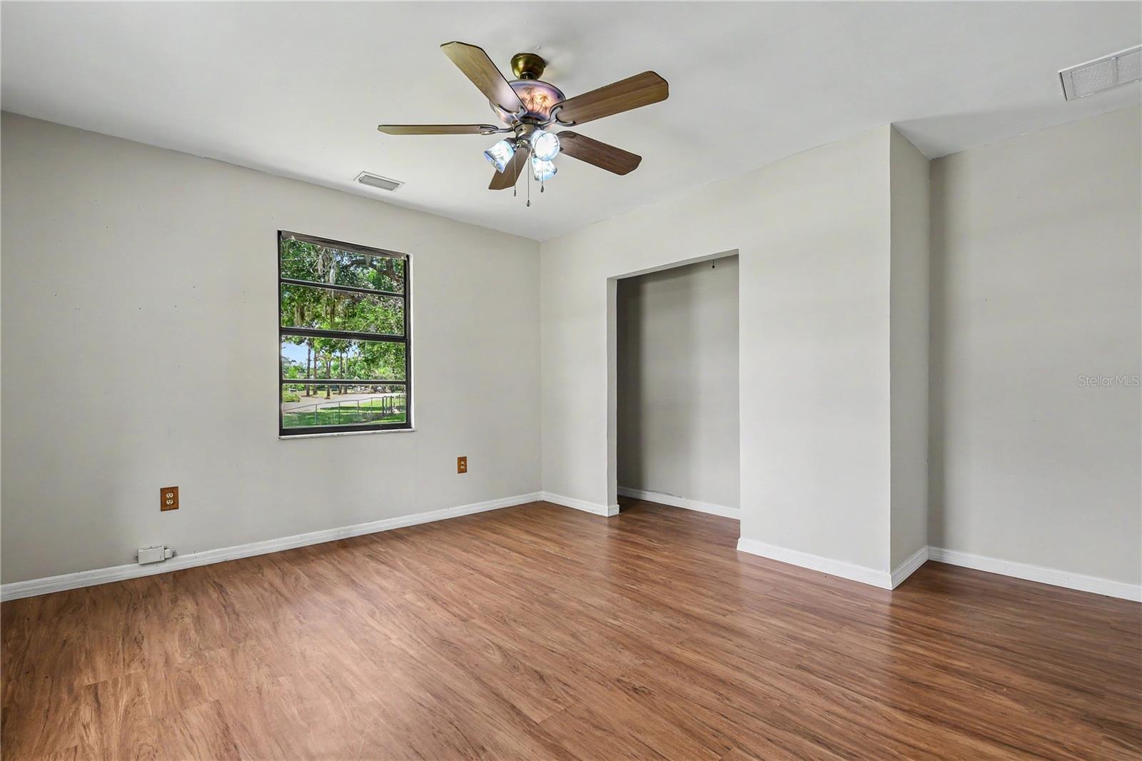 TRIPLE LAKE SHORES - Residential