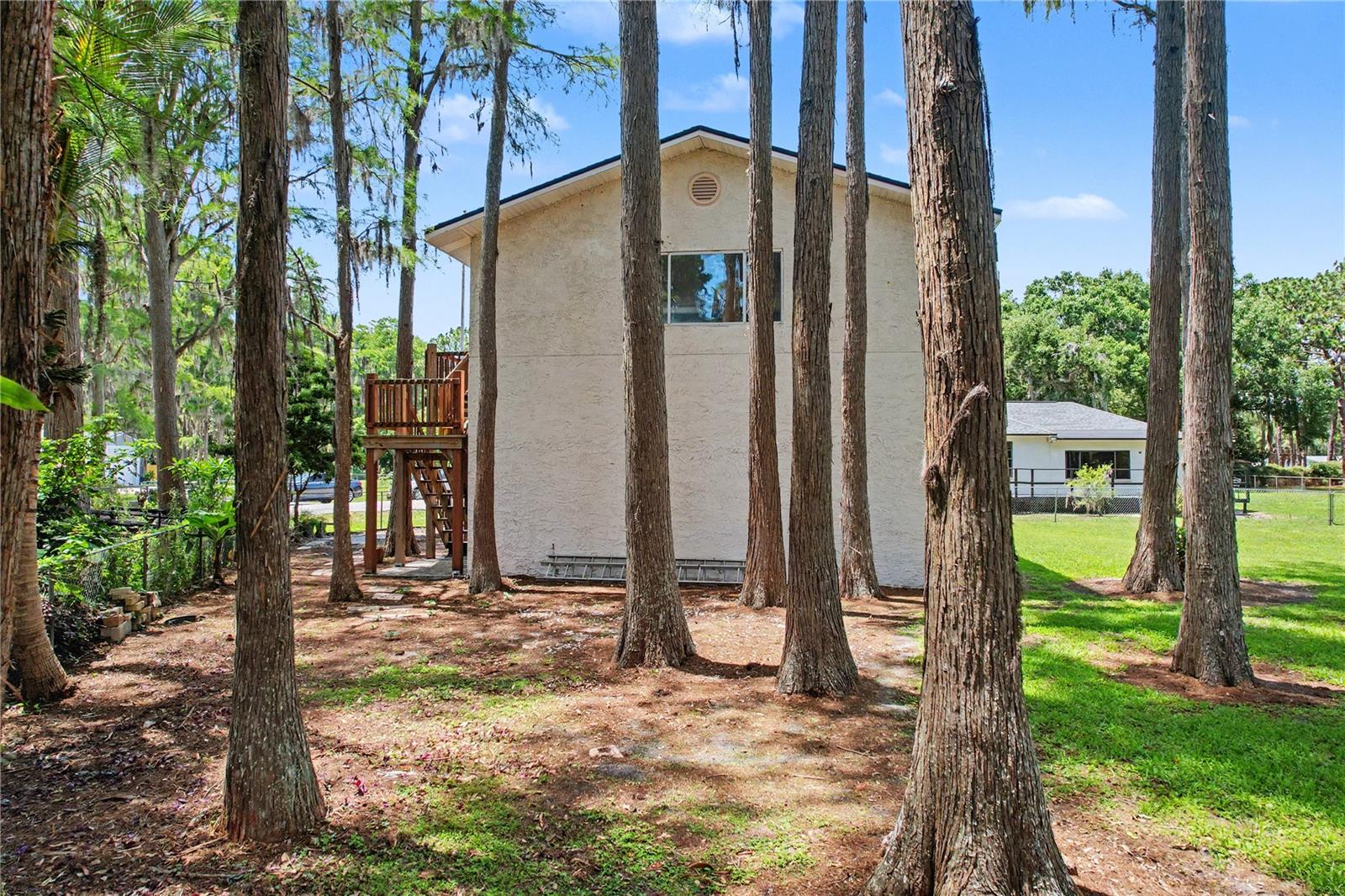 TRIPLE LAKE SHORES - Residential