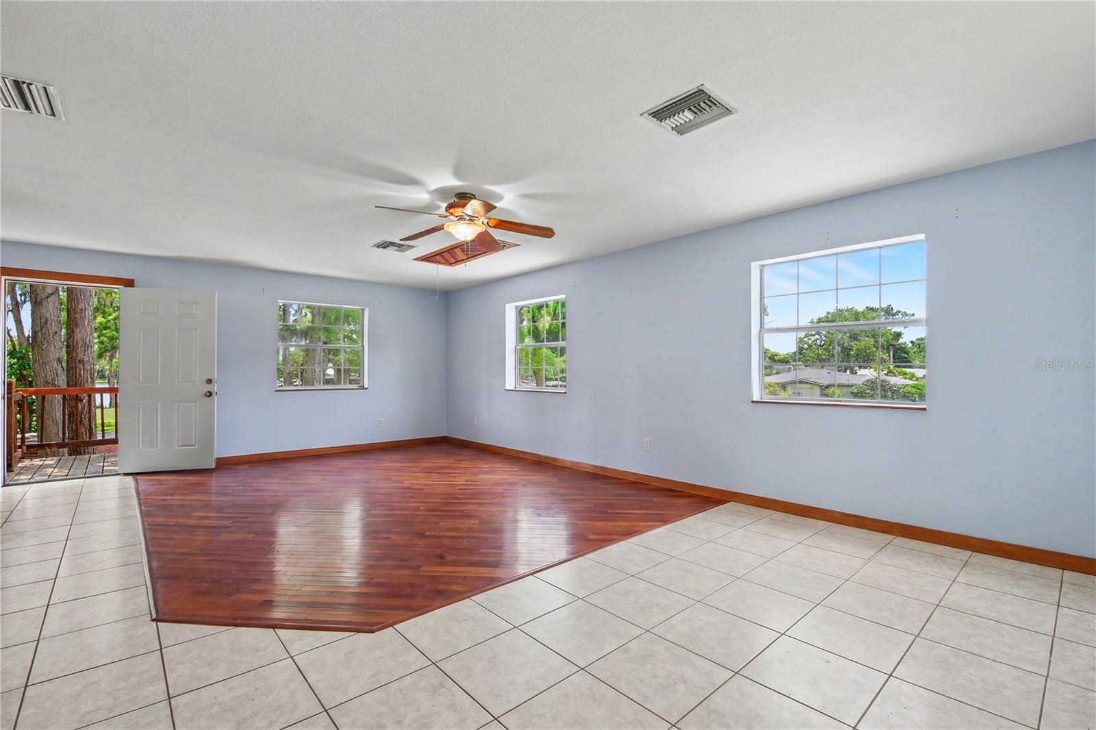 TRIPLE LAKE SHORES - Residential