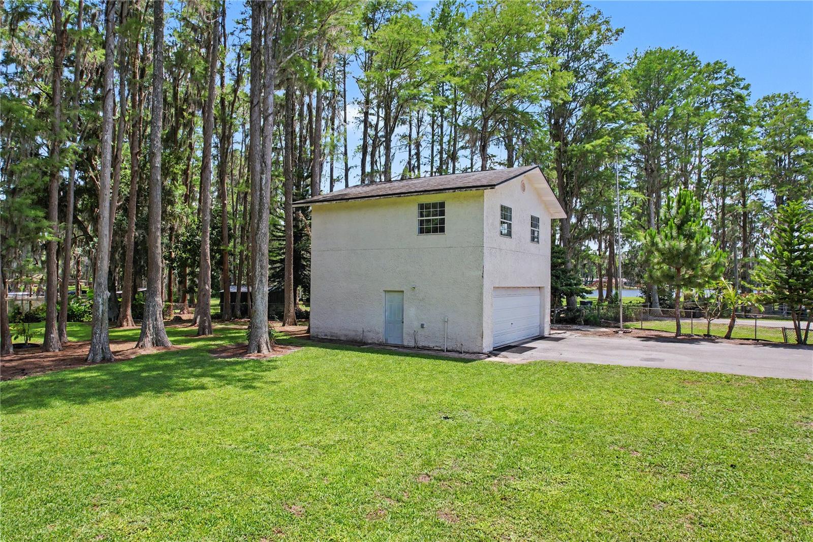 TRIPLE LAKE SHORES - Residential