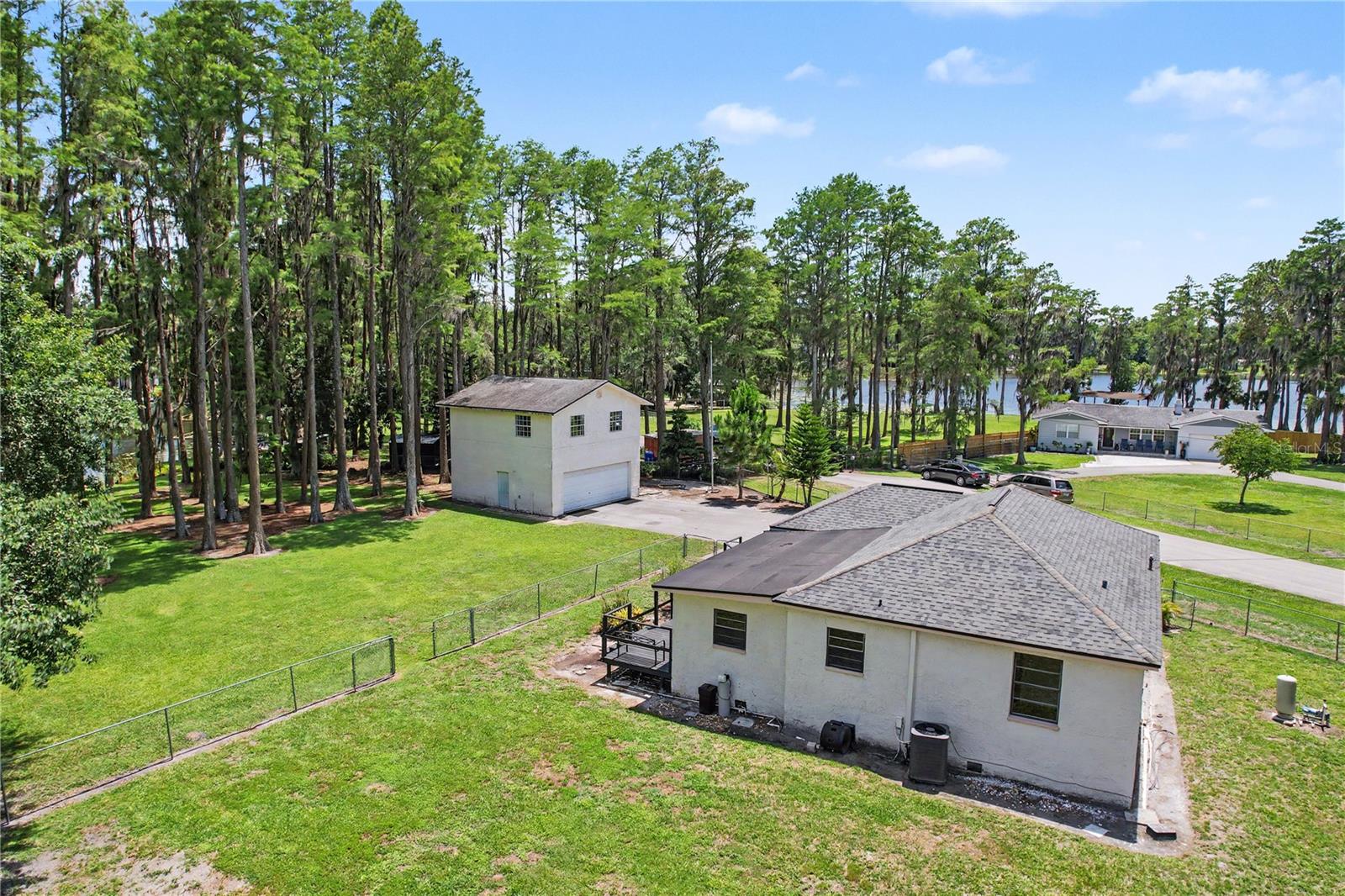 TRIPLE LAKE SHORES - Residential