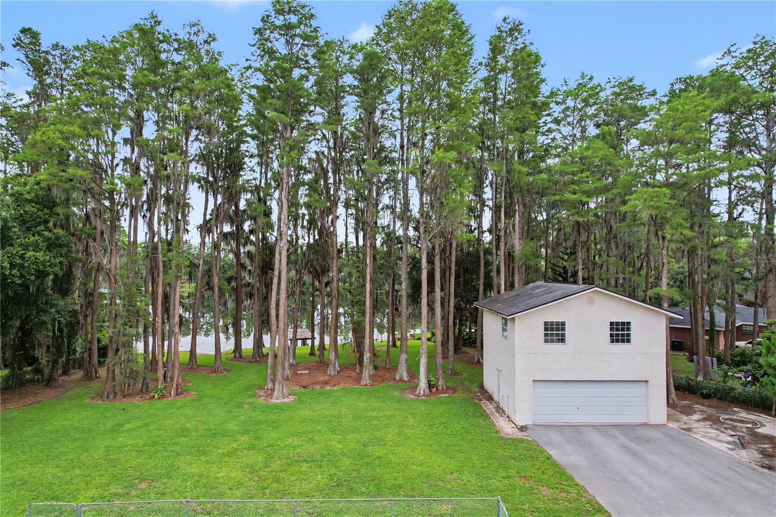 TRIPLE LAKE SHORES - Residential