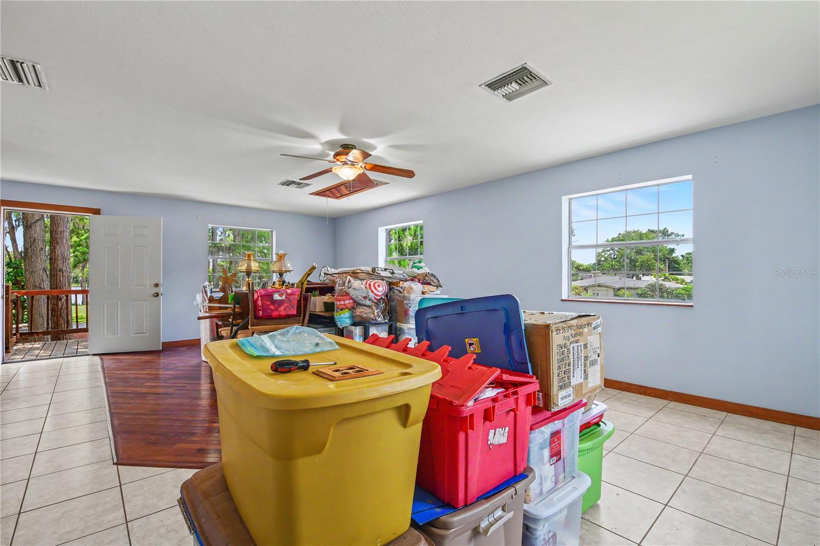 TRIPLE LAKE SHORES - Residential