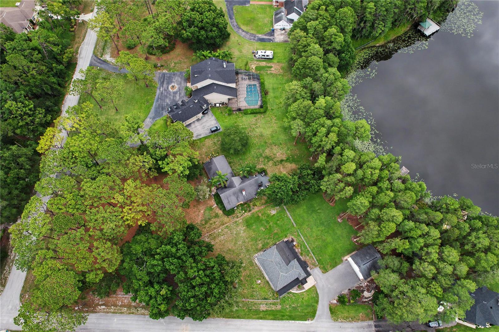TRIPLE LAKE SHORES - Residential