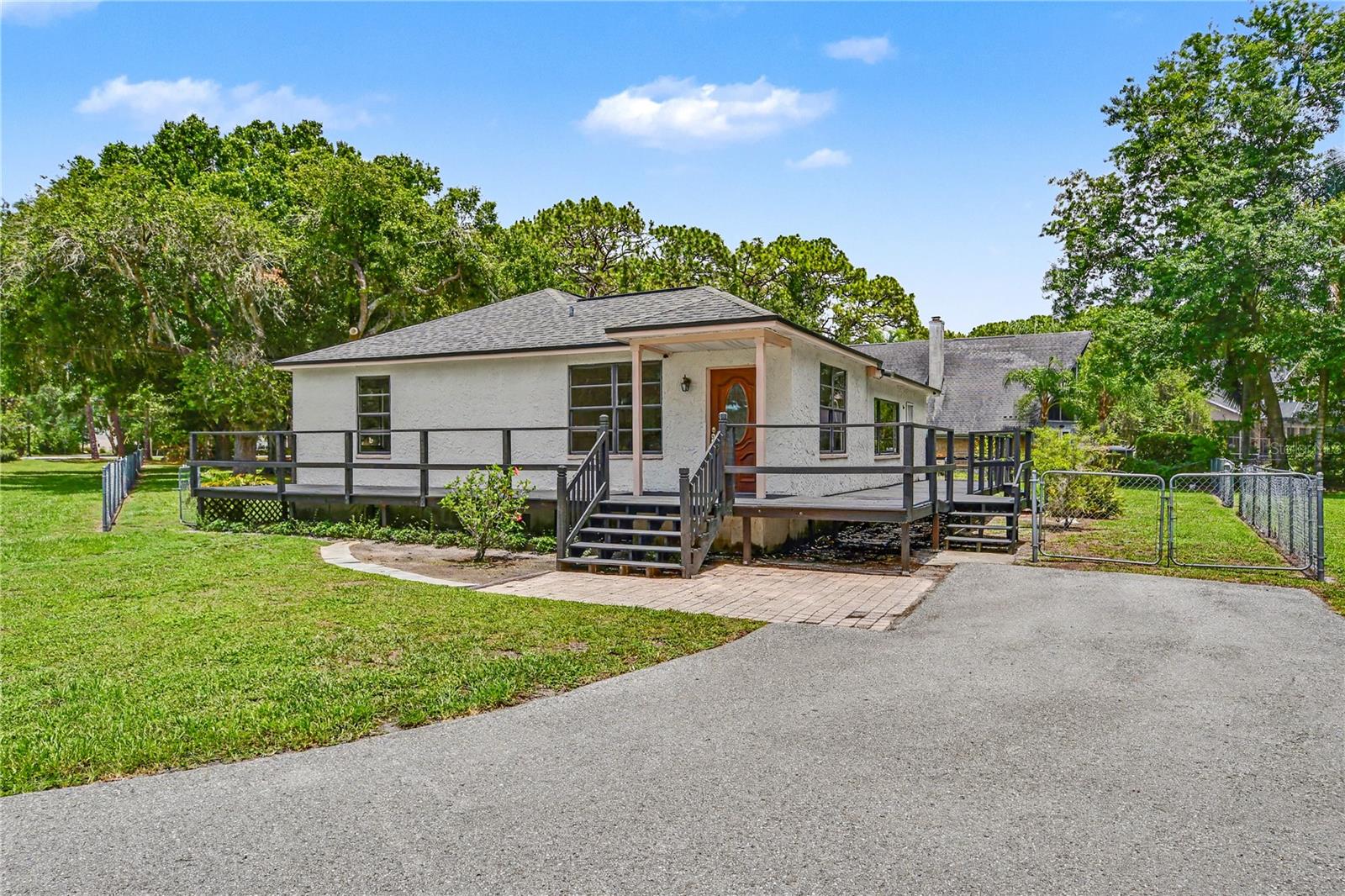 TRIPLE LAKE SHORES - Residential