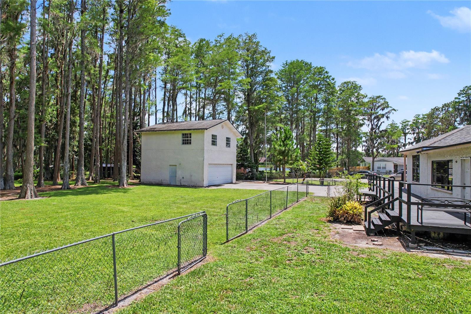 TRIPLE LAKE SHORES - Residential